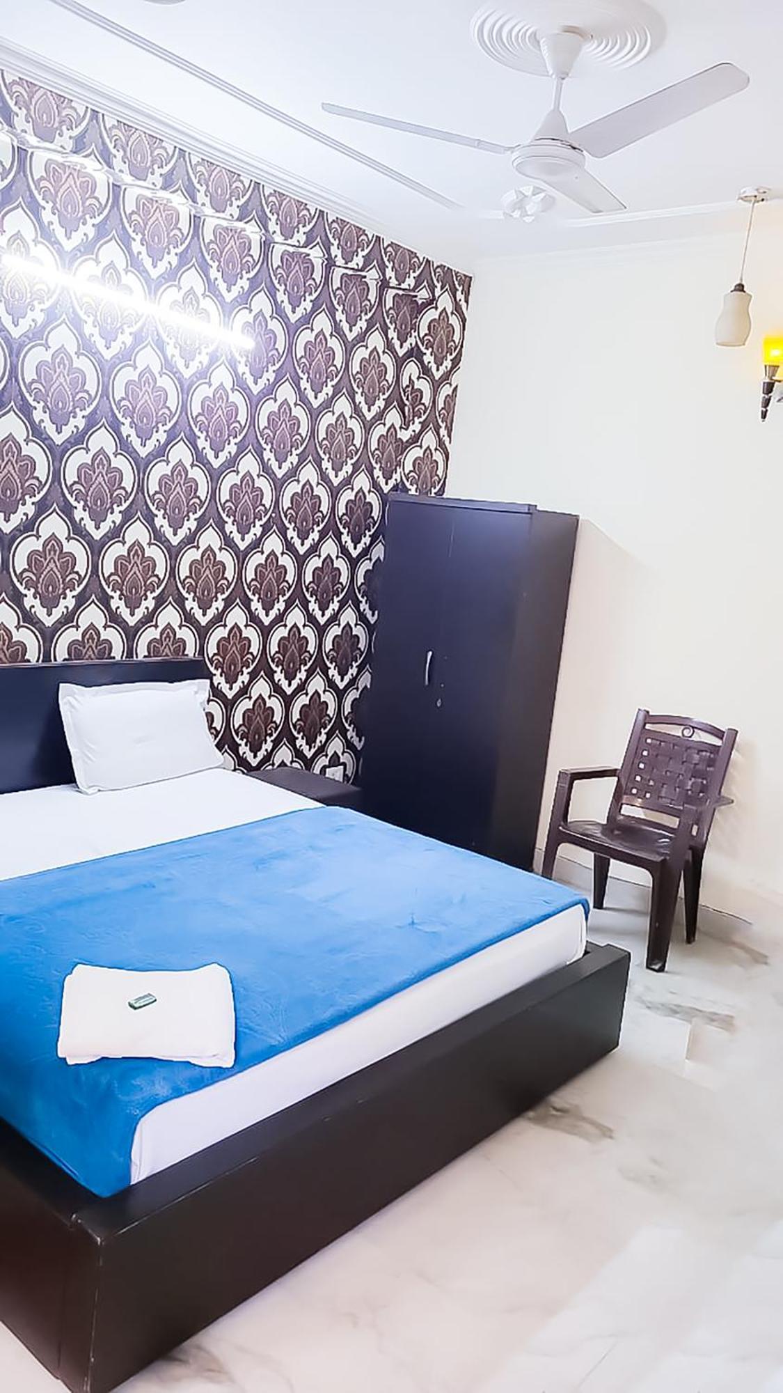 Deluxe Room In Cr Park 뉴델리 외부 사진