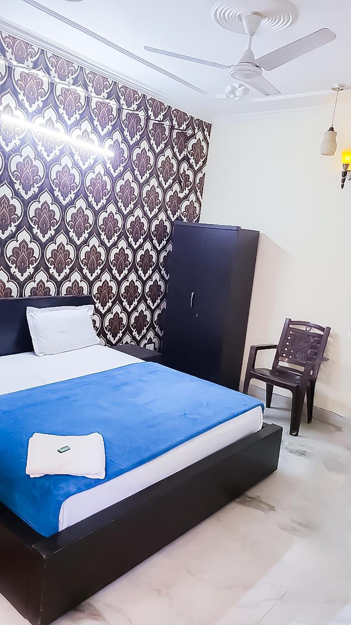Deluxe Room In Cr Park 뉴델리 외부 사진